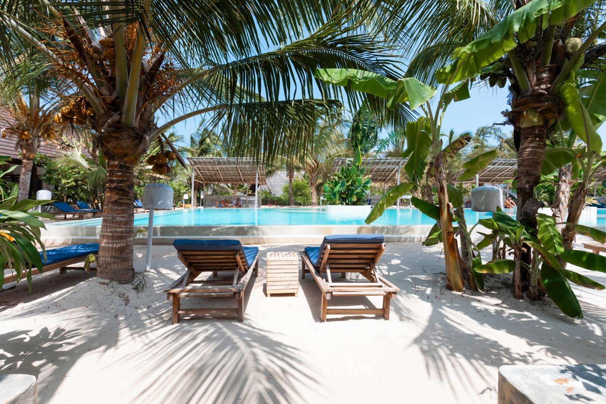 Fun Beach Hotel 잠비아니 외부 사진