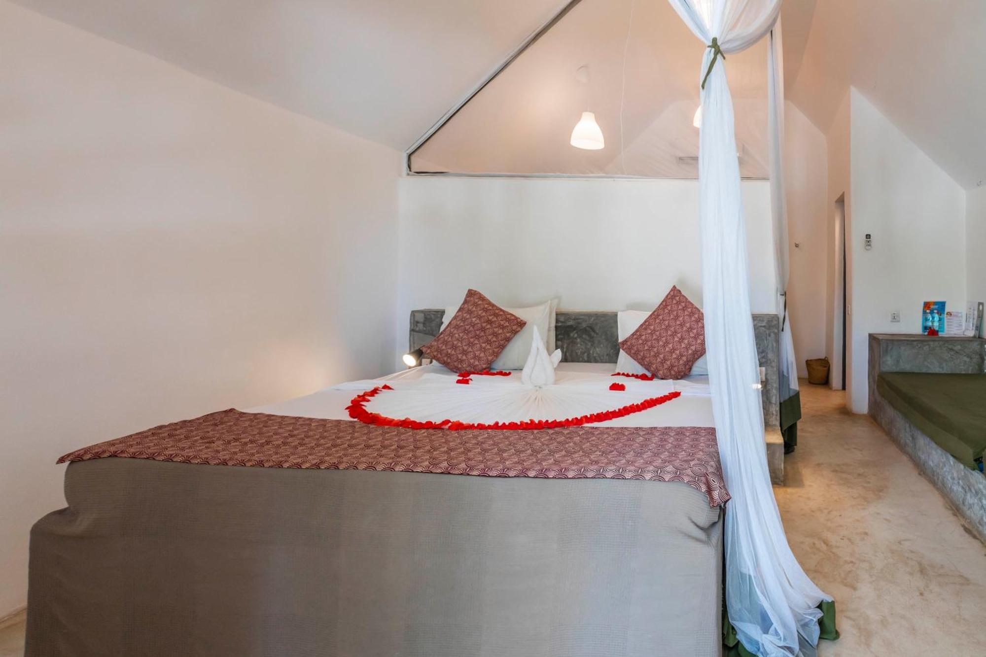 Fun Beach Hotel 잠비아니 외부 사진