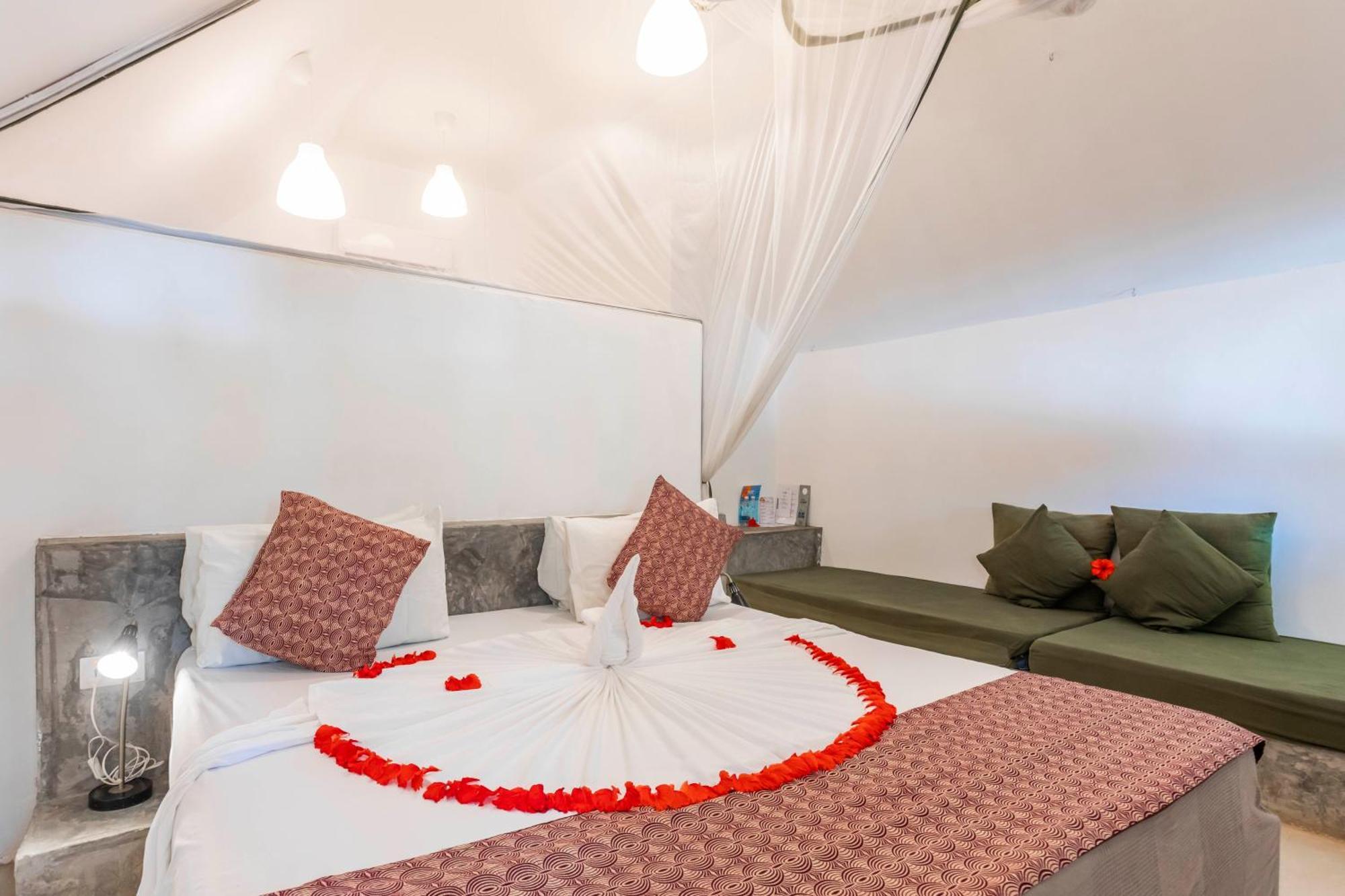 Fun Beach Hotel 잠비아니 외부 사진