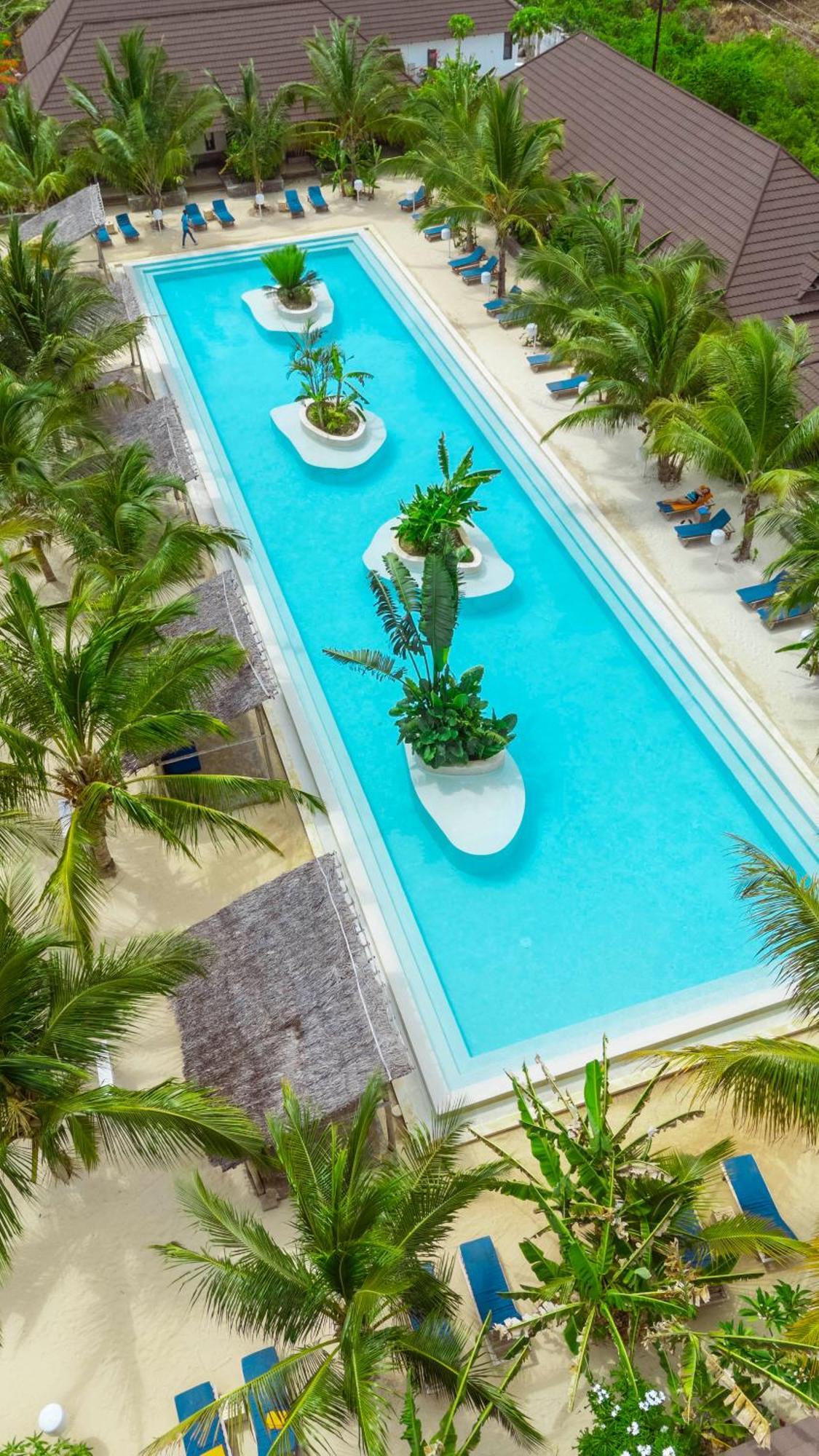 Fun Beach Hotel 잠비아니 외부 사진