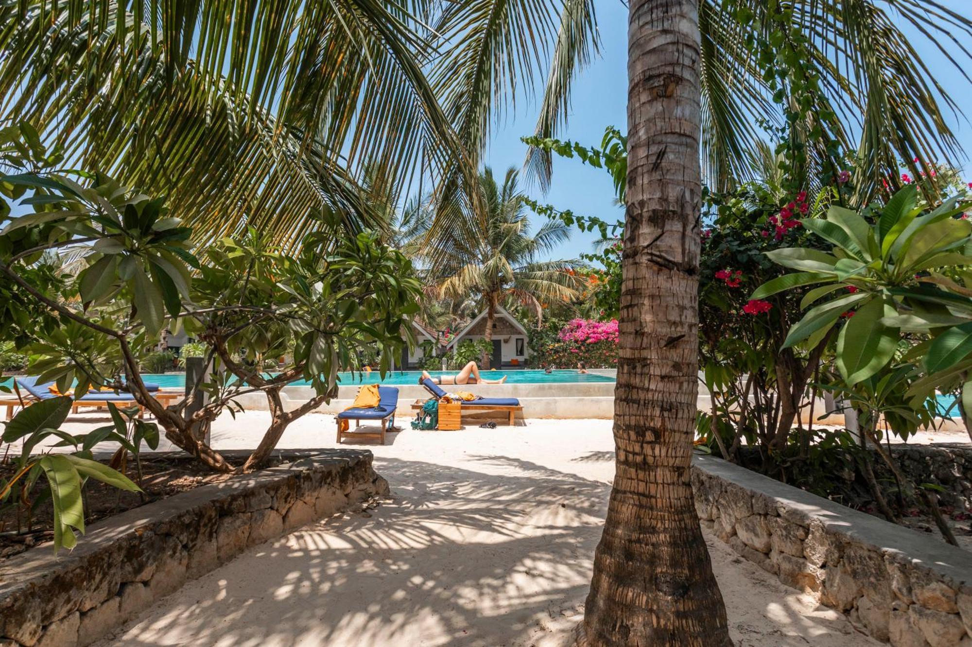 Fun Beach Hotel 잠비아니 외부 사진