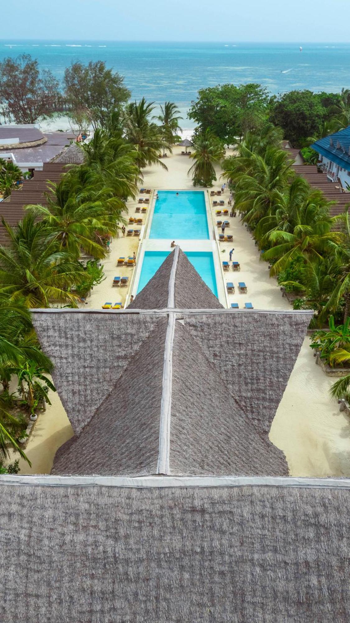 Fun Beach Hotel 잠비아니 외부 사진
