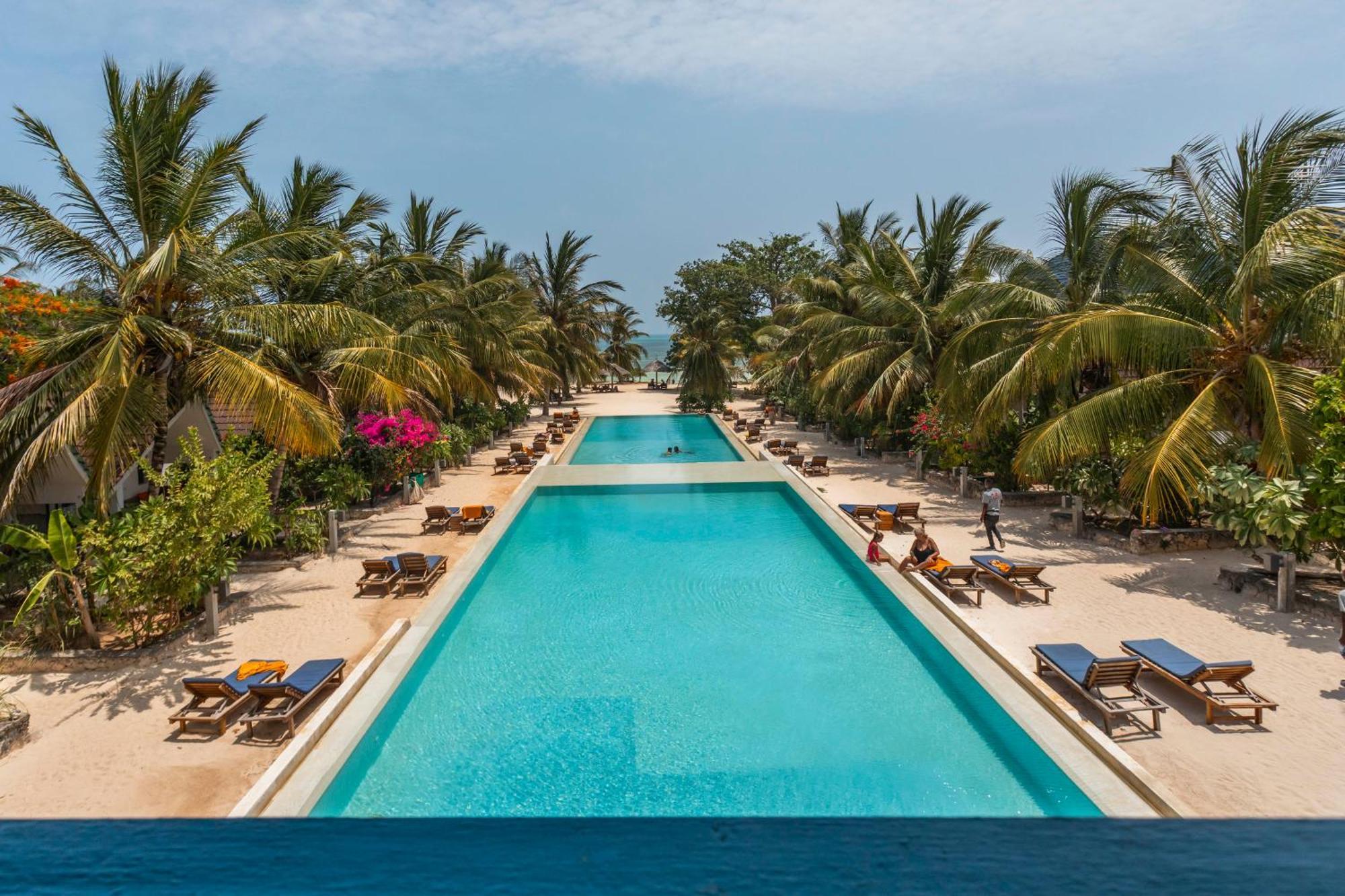 Fun Beach Hotel 잠비아니 외부 사진